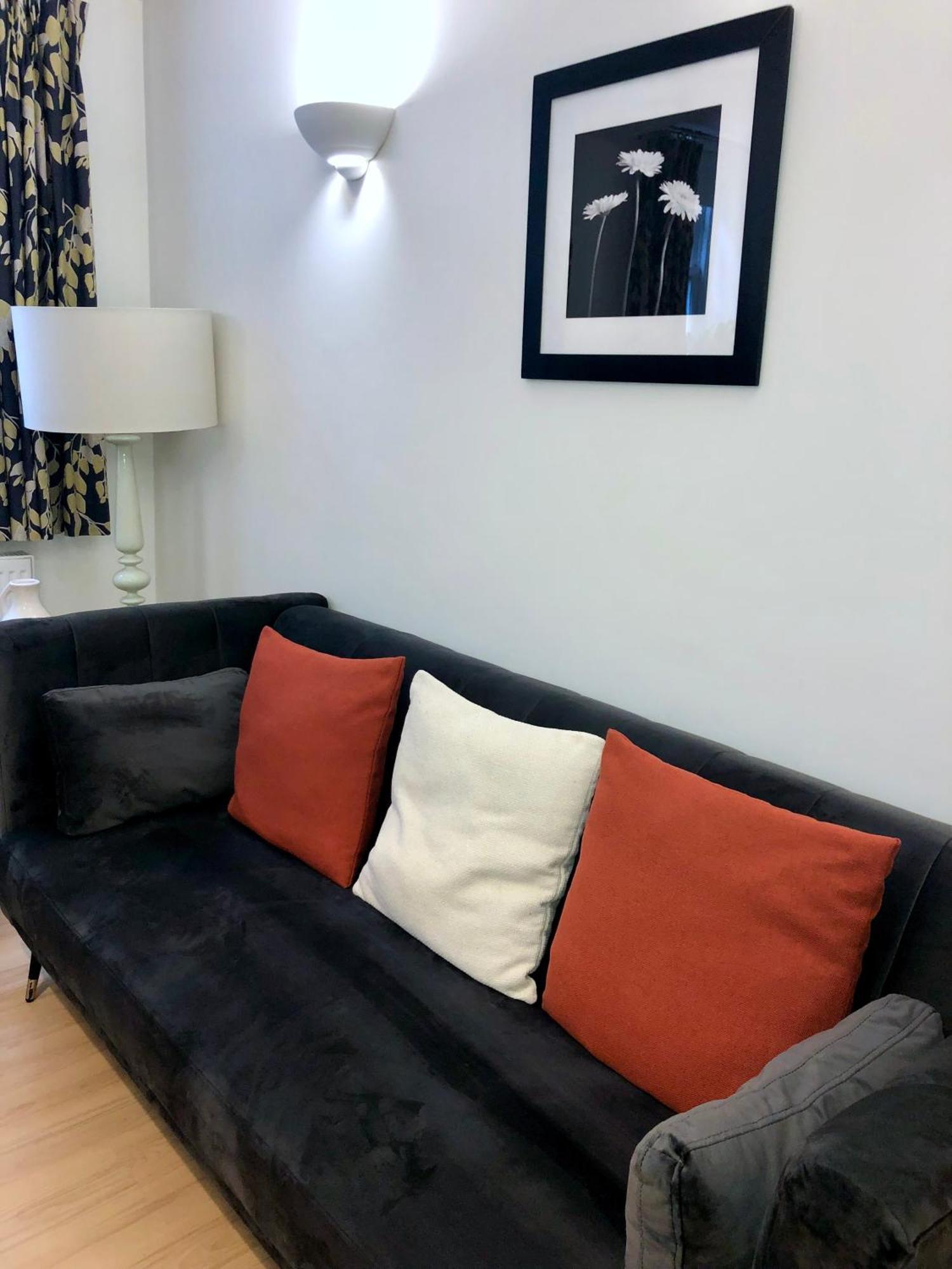Luxury Apartment In The Heart Of Бат Екстериор снимка